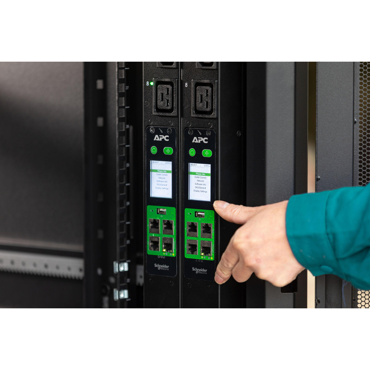 PDU APC Easy Metered ZeroU 16A 230V (18)C13 (3)C19 IEC309